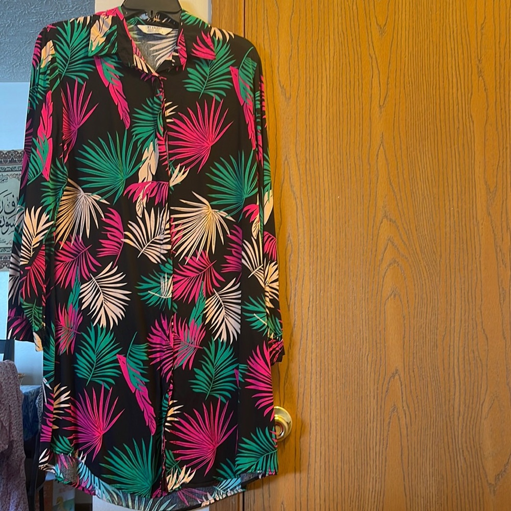 Brand new Tropical blouse. Selling for $35